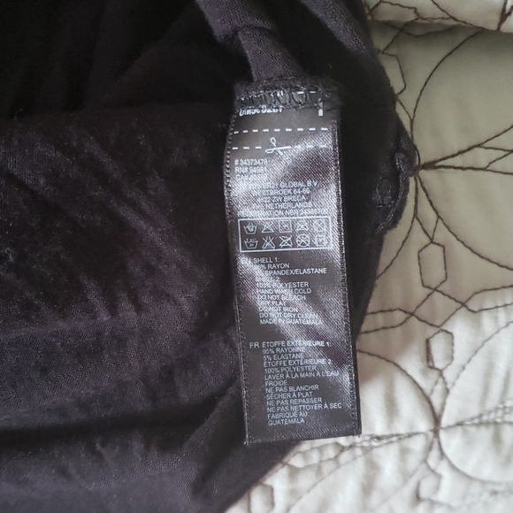 Black and White Top - Picture 5 of 5